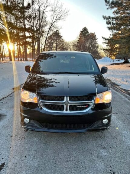 2017 Dodge grand caravan passenger SXT Minivan 4D